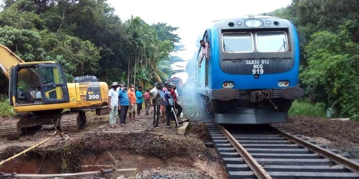 [Thread] Track Repair Works Near Vijaya Rajadahana Railway Station